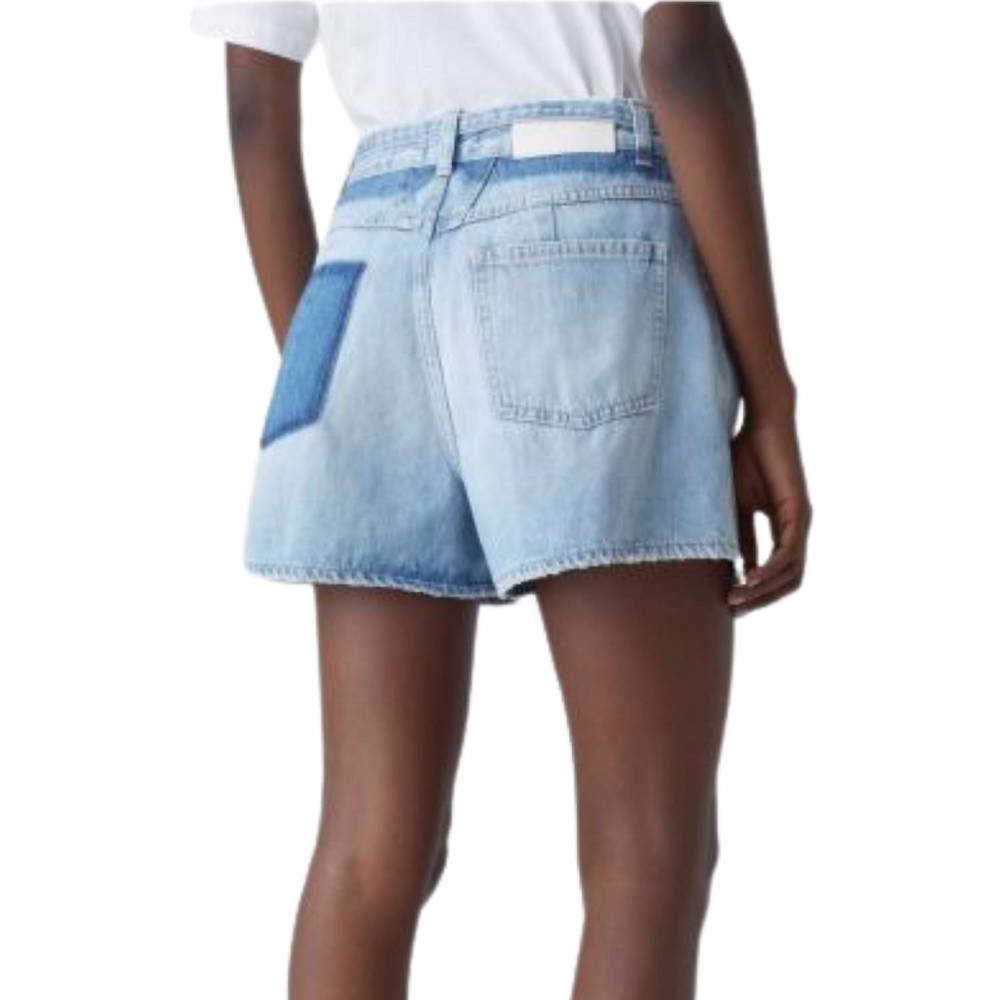 NEW CLOSED jocy shorts in light wash - Picture 2 of 2